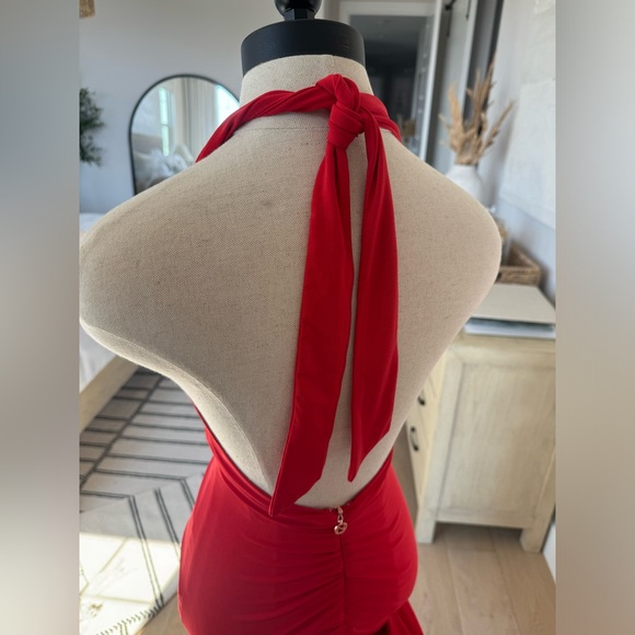 Nookie Illegal Halter Gown - Picture 4 of 7